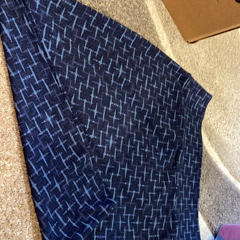 Lulu roe sz 2x. Navy and gray. 96%poly.